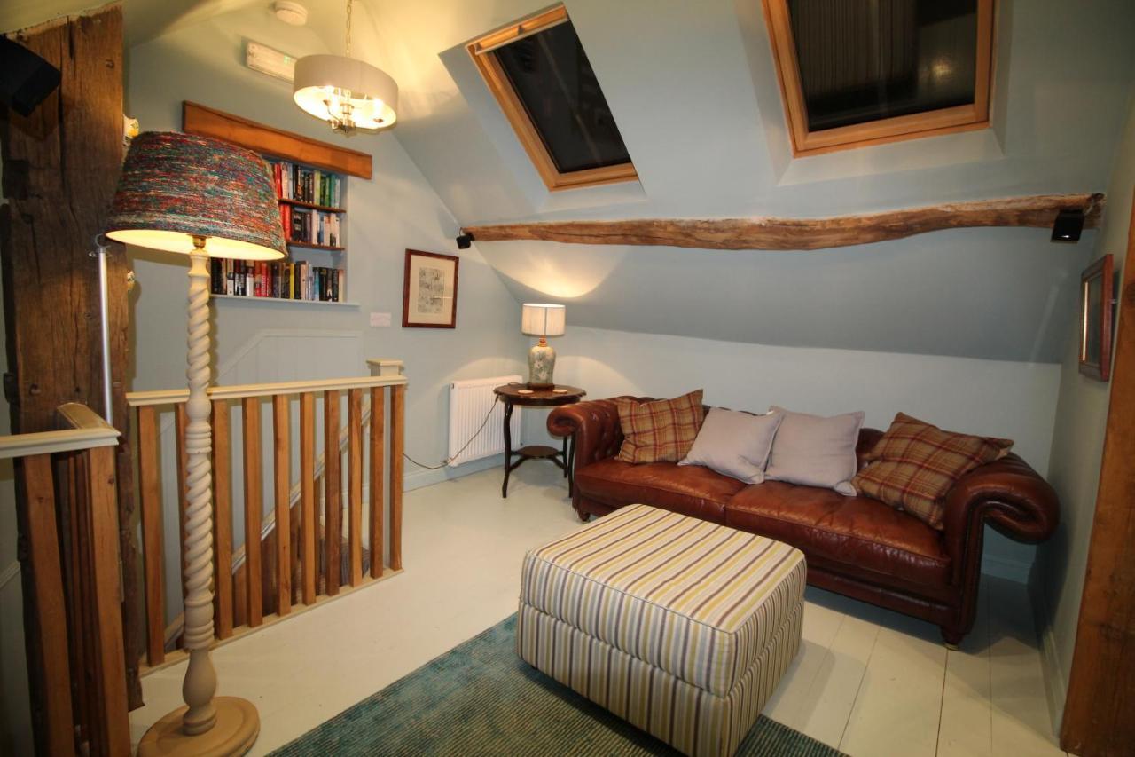 The Coach House Villa Whitby Exterior foto