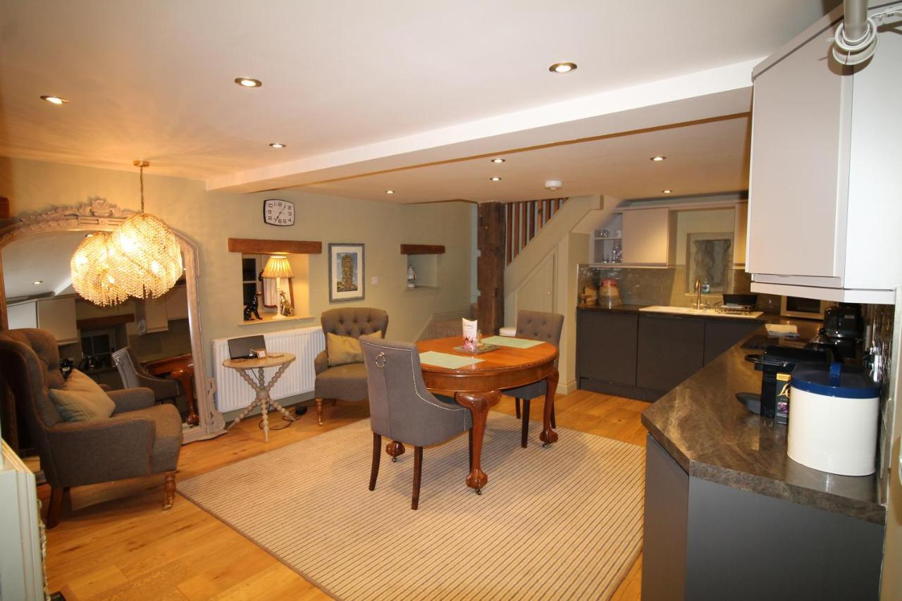 The Coach House Villa Whitby Exterior foto