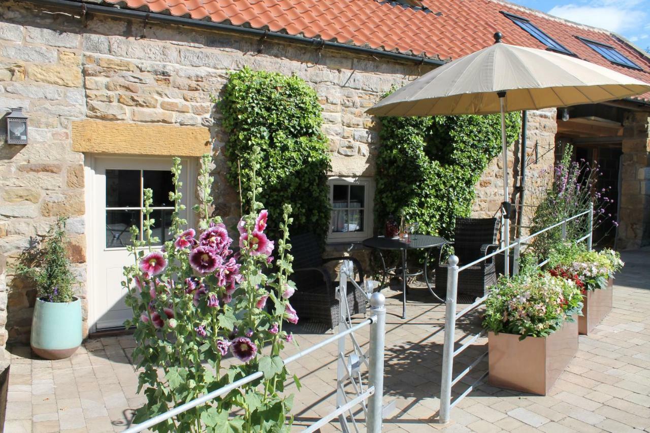 The Coach House Villa Whitby Exterior foto