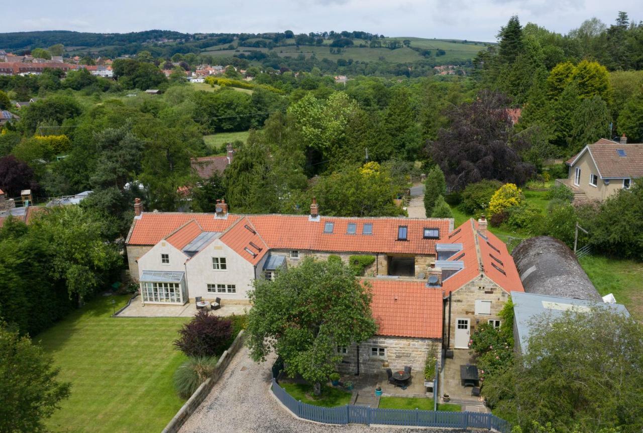 The Coach House Villa Whitby Exterior foto